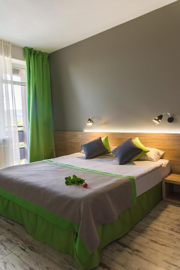 Hotel Vesna Трускавец Екстериор снимка