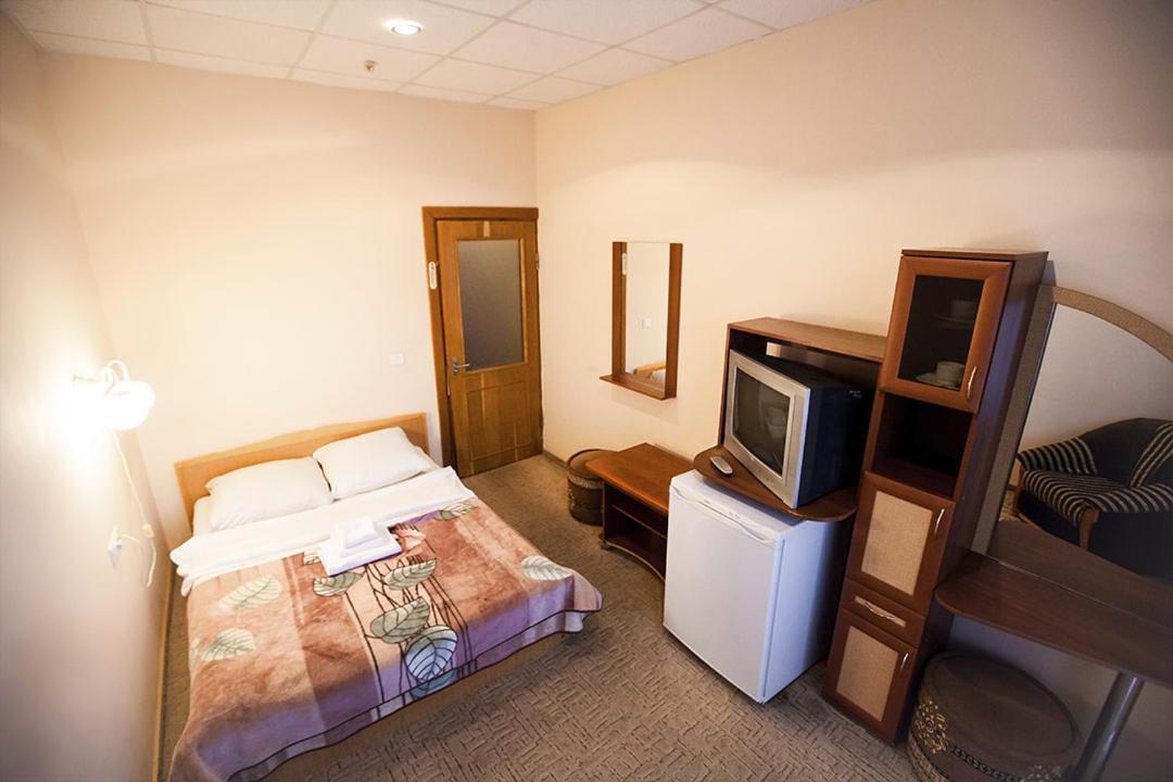 Hotel Vesna Трускавец Екстериор снимка