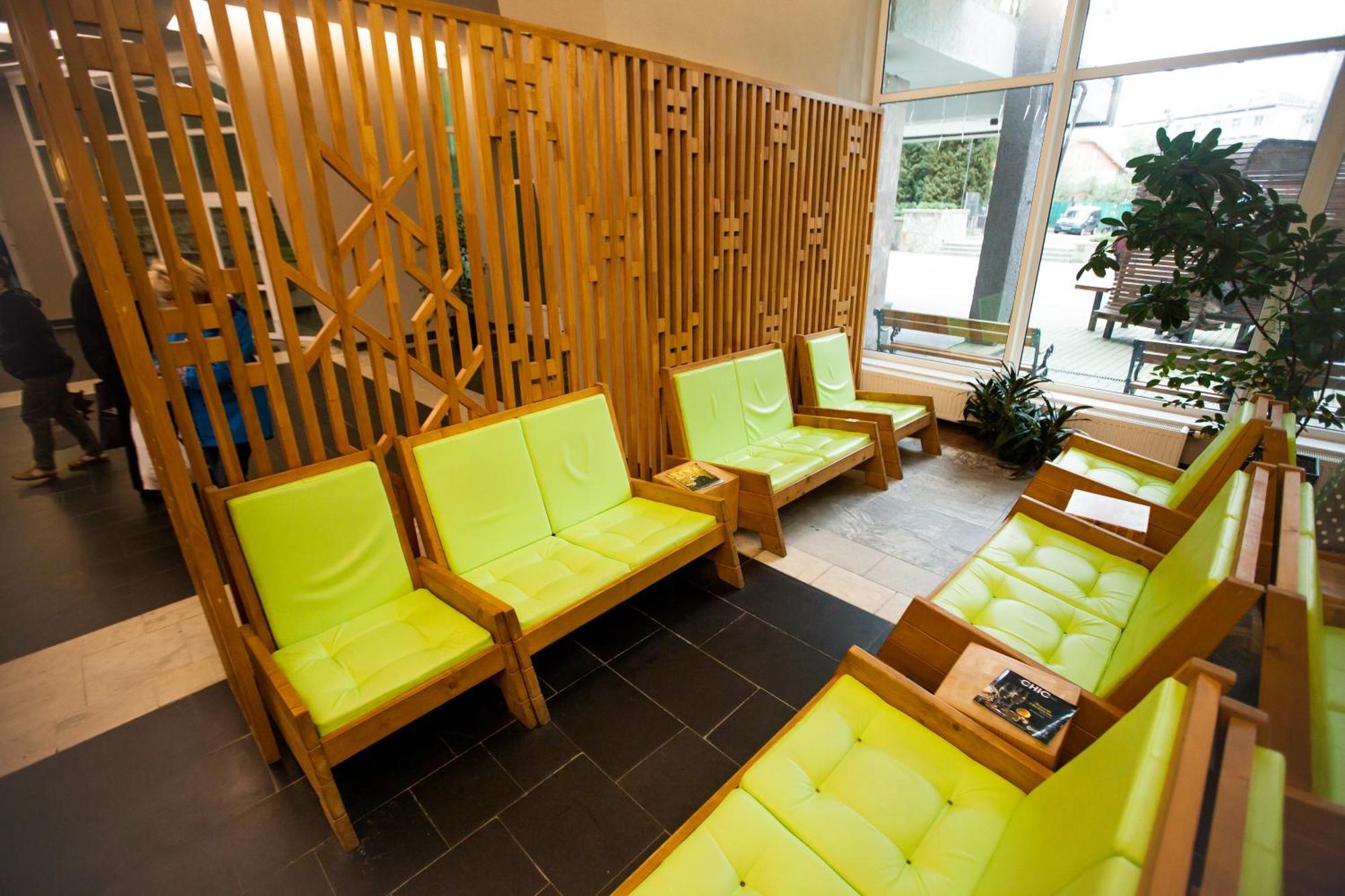 Hotel Vesna Трускавец Екстериор снимка