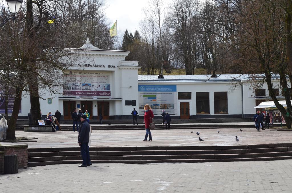 Hotel Vesna Трускавец Екстериор снимка