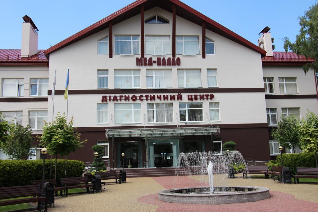 Hotel Vesna Трускавец Екстериор снимка
